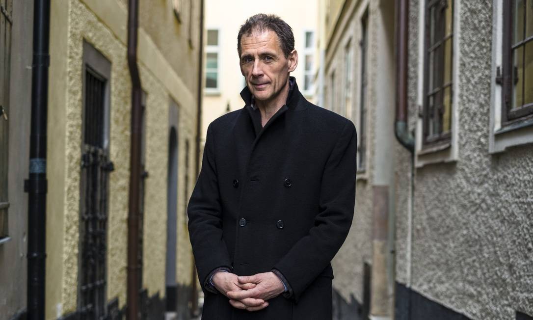 David Lagercrantz leva Lisbeth Salander à prisão em novo romance