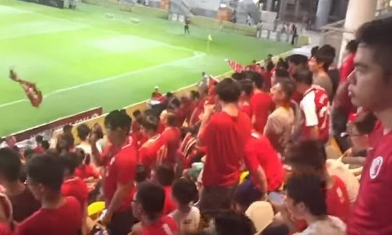 Torcida de Hong Kong vaia hino chinês em amistoso. Veja vídeo Jornal