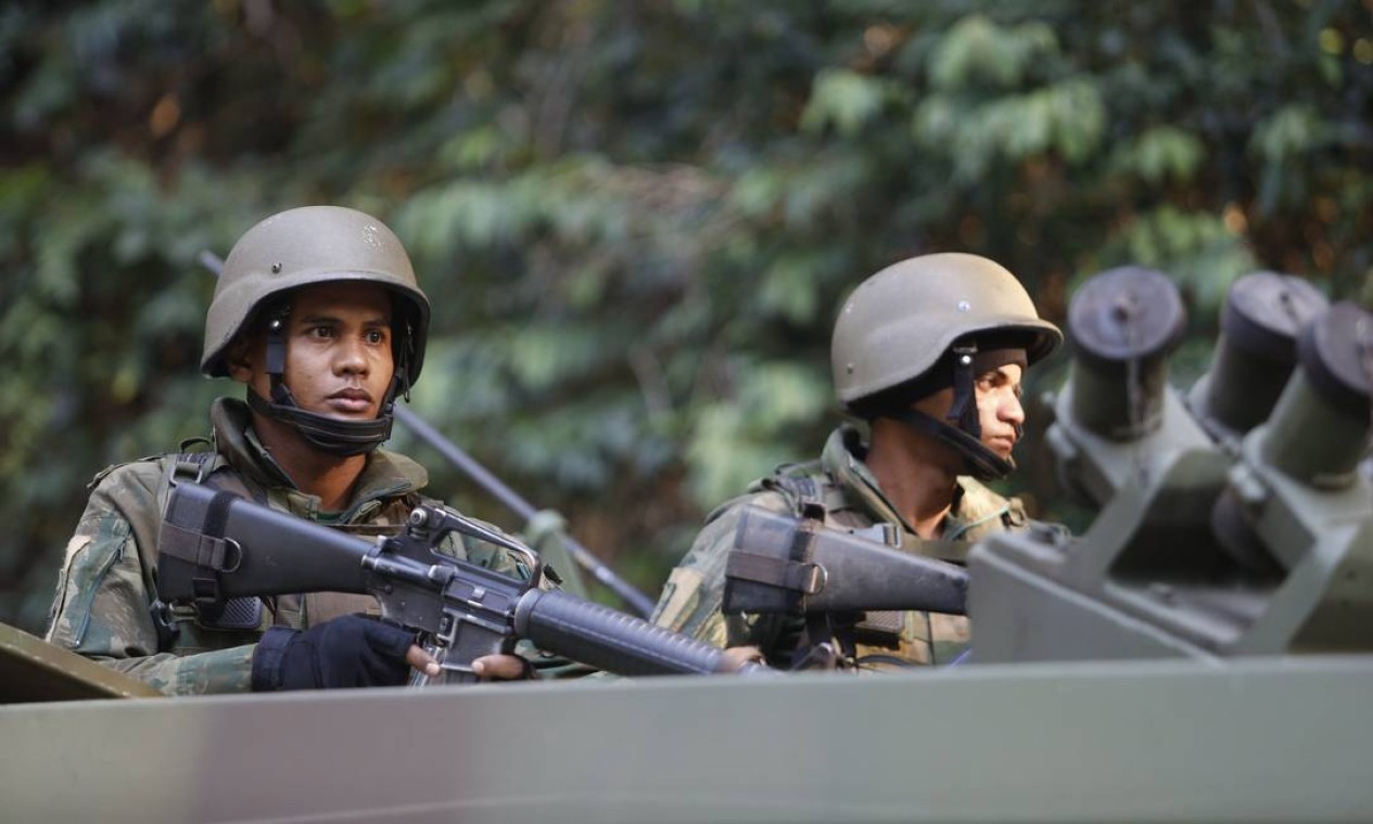 De acordo com o Comando Militar do Leste (CML), trata-se de uma operação pontual Foto: Fabio Guimarães / Agência O Globo