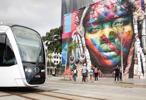 
VLT passa pela Região Portuária do Rio
Foto: Brenno Carvalho / Agência O Globo