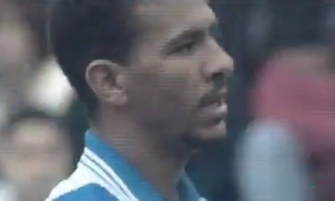 Ídolo no Deportivo, Djalminha é homenageado com vídeos pela Federação