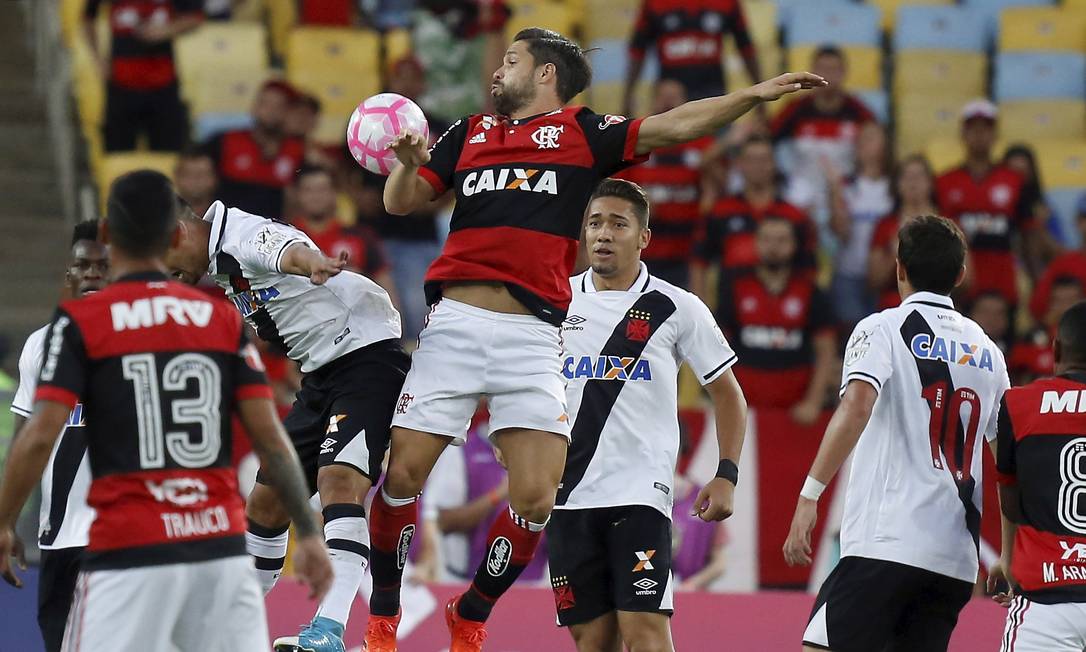 Flamengo e Vasco se enfrentaram no Maracanã Foto: Marcelo Theobald / Agência O Globo
