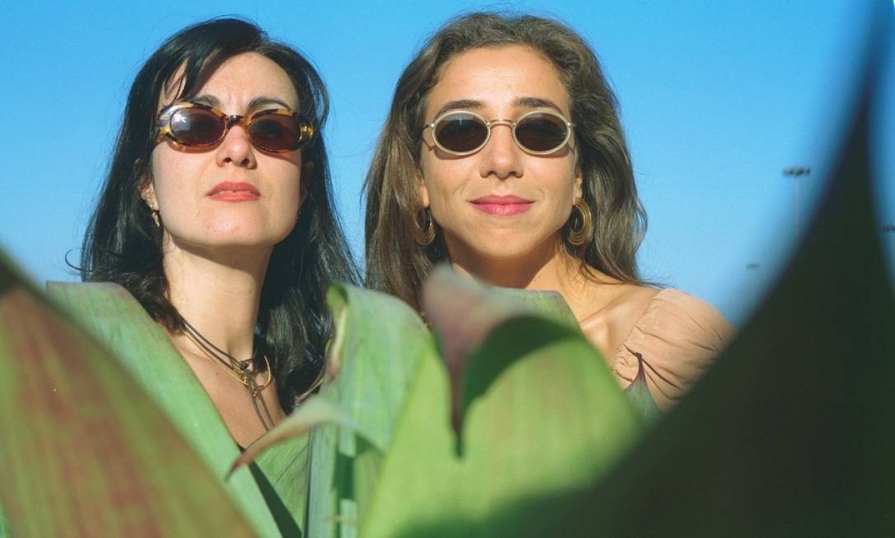 Márcia Cabrita ao lado de sua parceira de 'Sai de Baixo', Marisa Orth em agosto de 1997 Foto: Camilla Maia