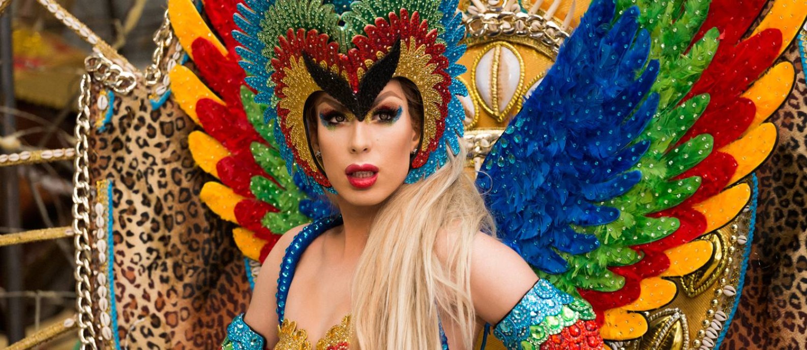 A drag queen Alaska Thunderfuck no clipe 'Come to Brazil' Foto: Cassio Tassi/Divulgação