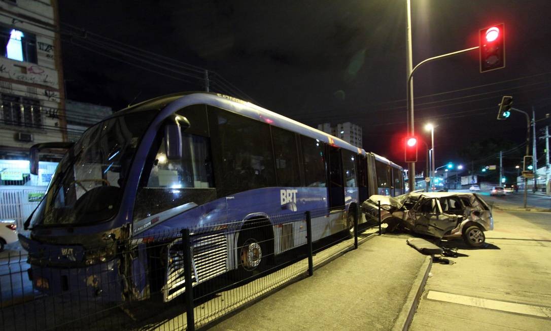 Resultado de imagem para acidente brt rio