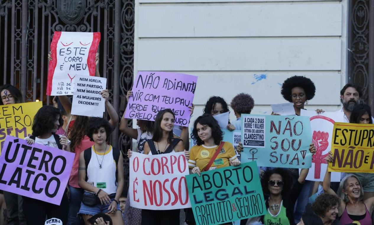 ONU critica projeto de lei brasileiro que quer restringir direito a aborto  - Jornal O Globo