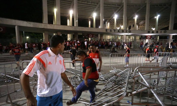 Conmebol decide abrir processo disciplinar contra Fla por incidentes no Maracanã
