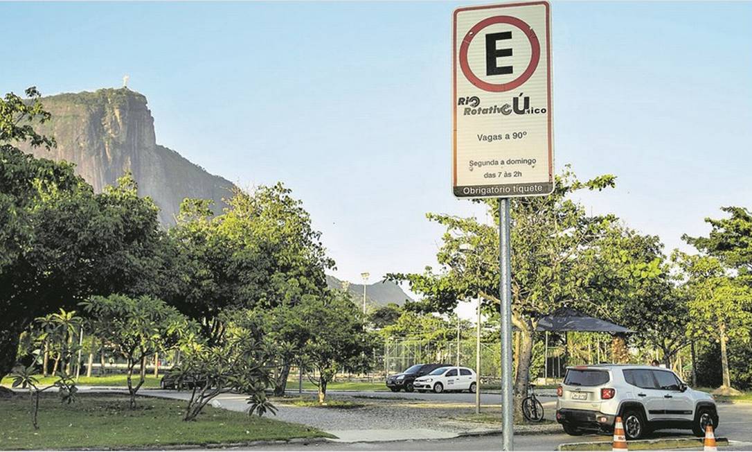 Sete Lagoas - Prefeitura Municipal - Estacionamento rotativo de