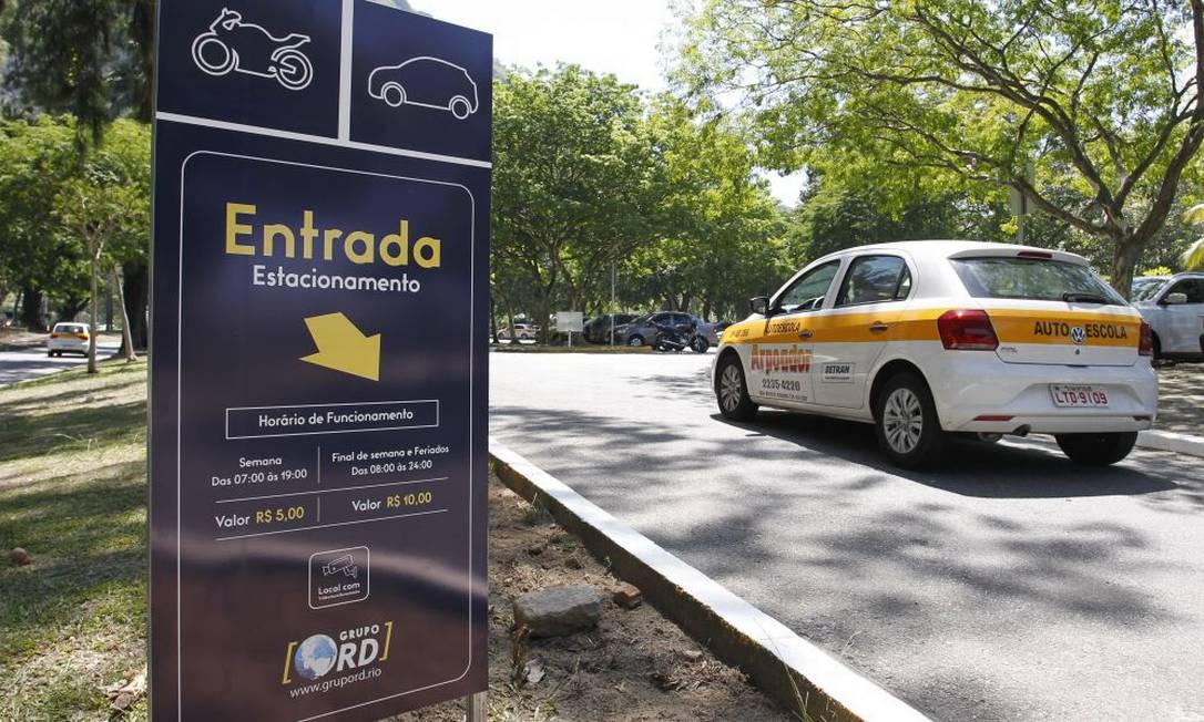 Sete Lagoas - Prefeitura Municipal - Estacionamento rotativo de