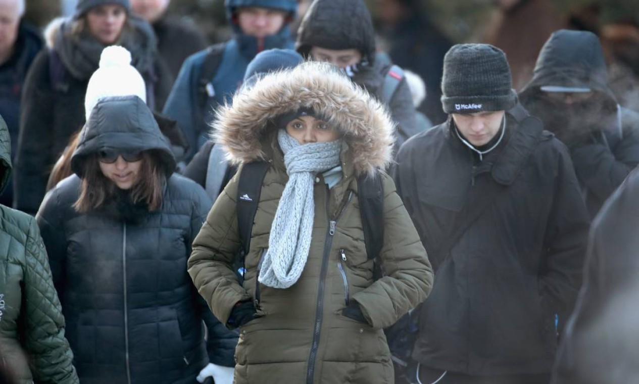 Americanos enfrentam frio extremo no começo do ano - Jornal O Globo