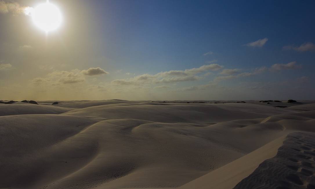 Dunas: paisagem forma o 'deserto brasileiro' nos Lençóis Maranhenses Foto: Elisa Martins / Agência O Globo