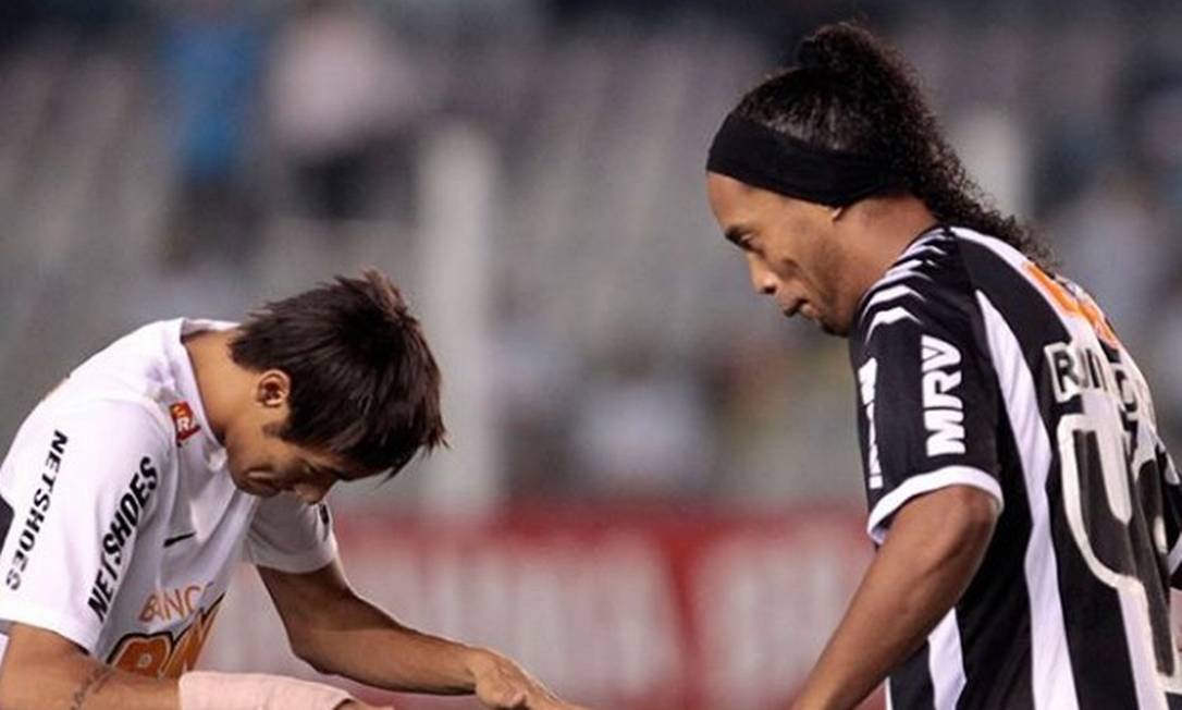 Ronaldinho se aposenta como um dos melhores das últimas décadas, mas com  gosto de quero mais