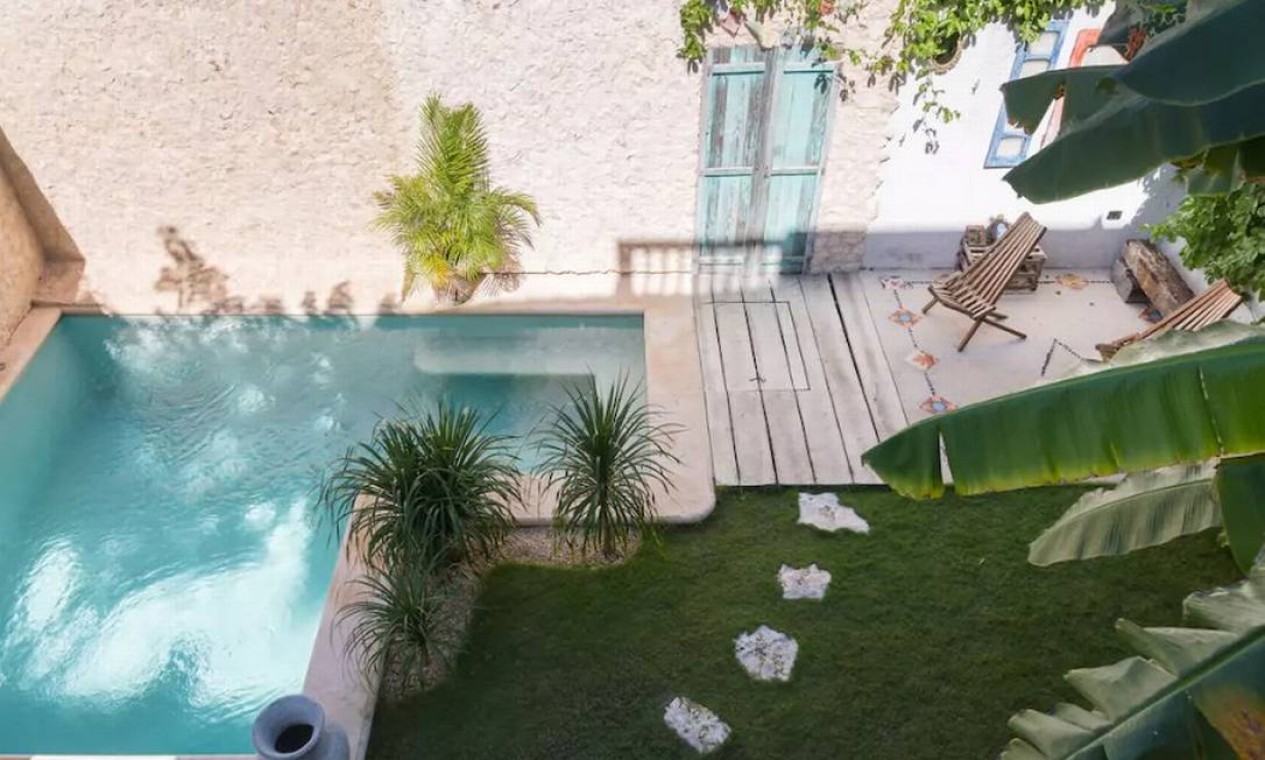 A imagem da casa do anfitrião Bob Tulum, que tem um charmoso jardim e uma bela piscina, em Tulum, no México, foi a quarta mais curtida no Instagram Foto: @heywanderer