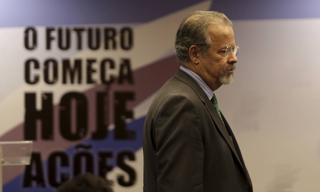 O ministro da Defesa participa da abertura do seminário da PM " O futuro começa agora " Foto: Gabriel de Paiva / Agência O Globo