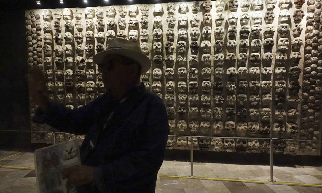 Temple Meyer, Ciudad de México: Electricistas que trabajaban en un sótano descubrieron las ruinas de un derrumbe de un sitio en 1978. La diosa azteca reveló una piedra circular que representa a Koyolkhosky Foto: Ross D.  Franklin / AB