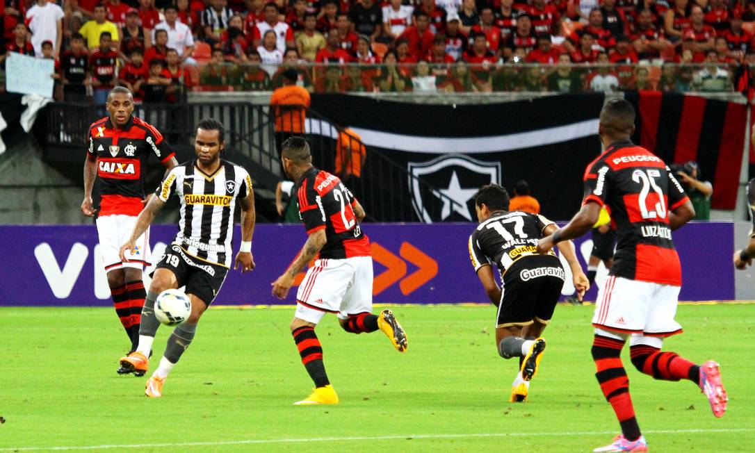 6 grandes jogadores que atuaram por Flamengo e Botafogo ao longo