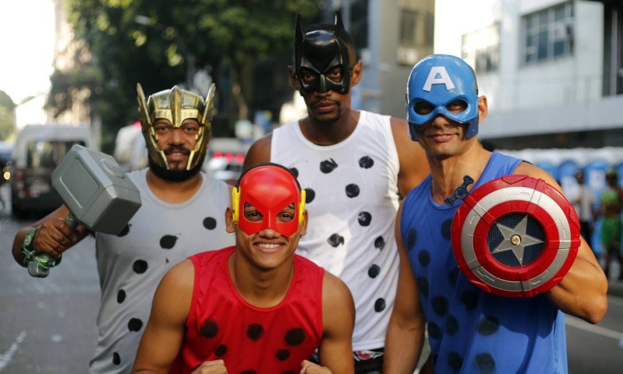 As fantasias mais divertidas deste sábado de carnaval no Rio - Jornal O  Globo