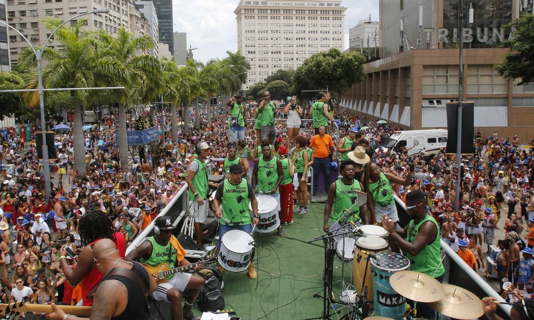 Axé e animação: AfroReggae lota a Primeiro de Março, no Centro do Rio ...