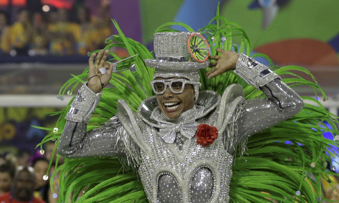 Carnavalesco do Salgueiro celebra Estandarte de Ouro apesar de falta de  verba: 'Ano difícil' - Jornal O Globo