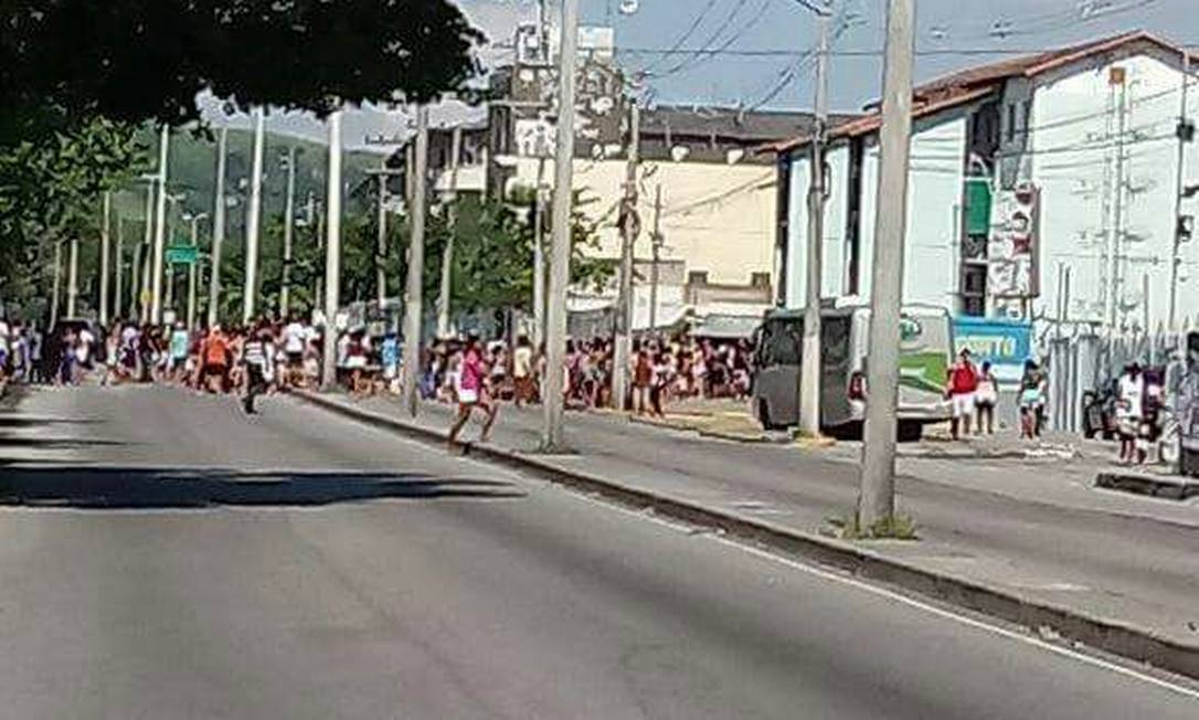 Protestos contra a falta de luz bloqueiam ruas da cidade Jornal