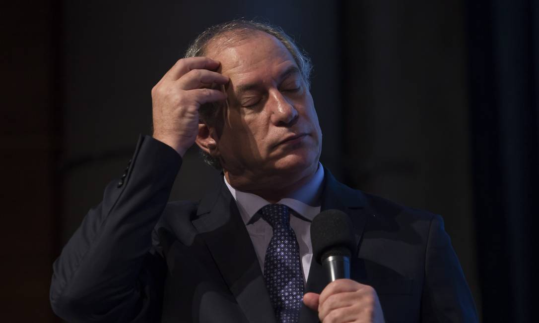 Ciro Gomes critica PT e diz que Lula deveria atuar para unir a