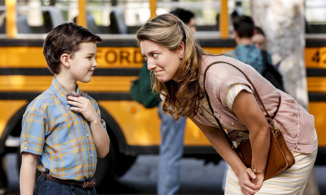 Em ‘young Sheldon Zoe Perry Vive Versão Jovem Da Própria Mãe Laurie Metcalf De ‘big Bang 9327