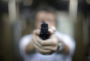 Crianças que veem filmes com armas são mais propensas a usá-las - Jornal O  Globo