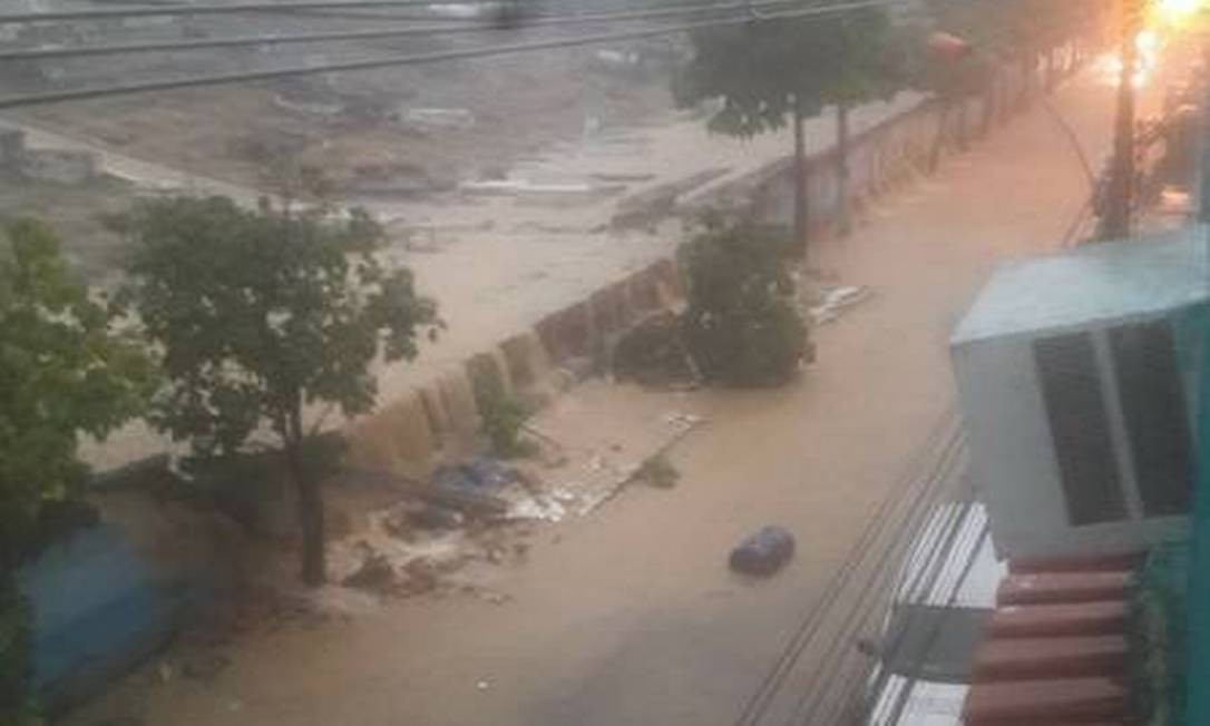 Chuva Espalha Ossadas De Cemitério Em Duque De Caxias Jornal O Globo 