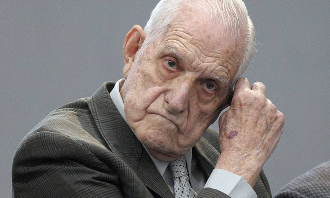 Morre Reynaldo Bignone, o último presidente da ditadura argentina ...