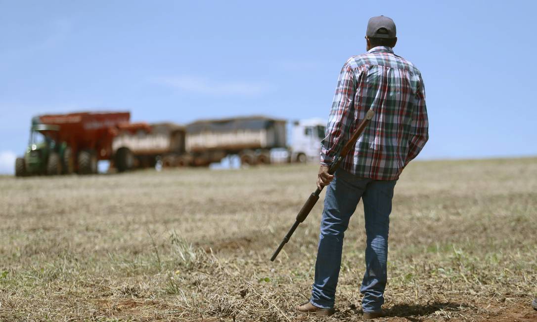 No interior de Goiás, fazendeiros contratam seguranças armados Foto: Jorge William / Agência O Globo