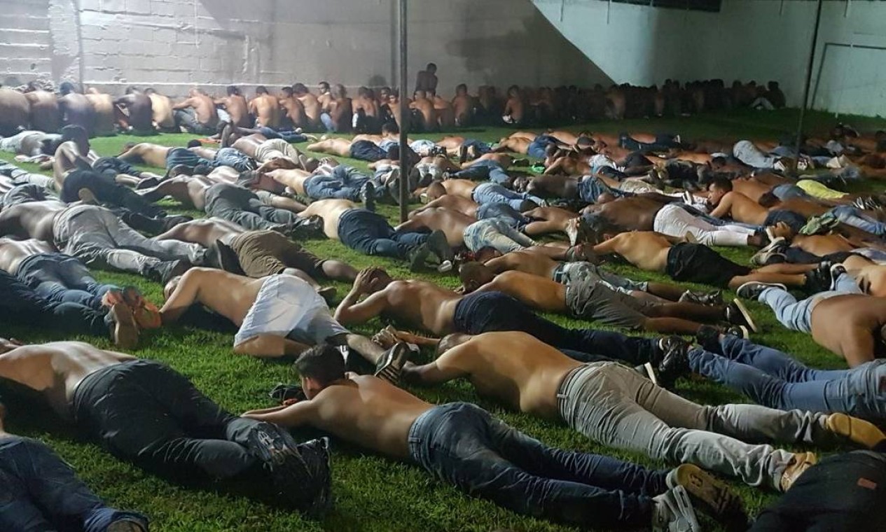 Os presos suspeitos de atuar na milícia em Santa Cruz Foto: Divulgação / Polícia Civil
