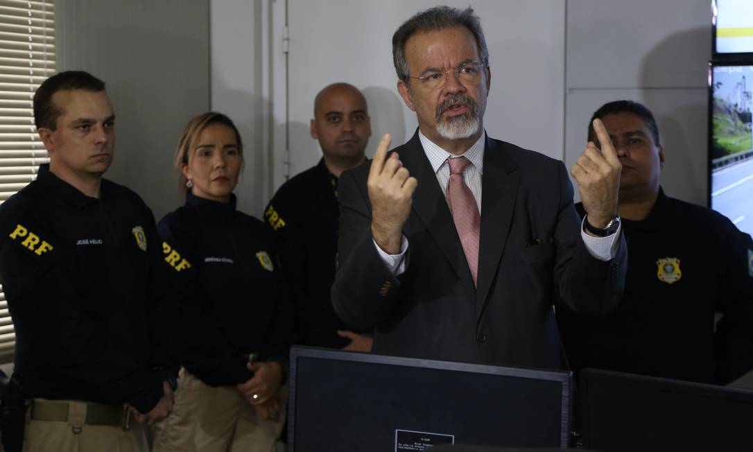 O ministro da Segurança, Raul Jungmann, diz que as investigações sobre a morte de Marielle avançam Foto: Pedro Teixeira / Agência O Globo