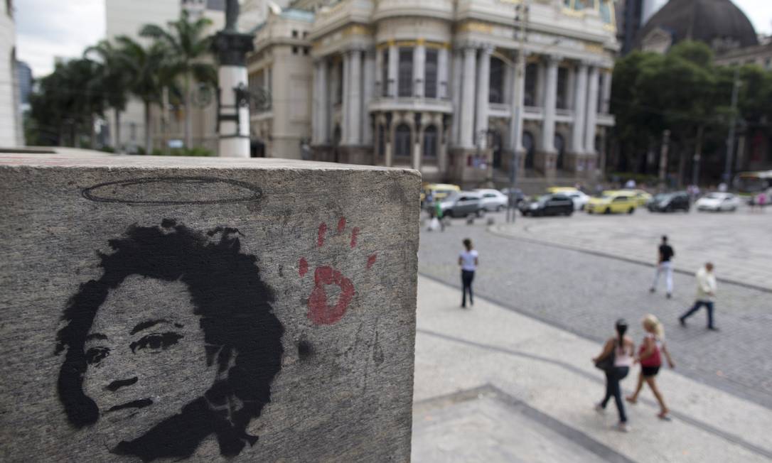 Homenagem a Marielle Franco na fachada da Câmara de Vereadores do Rio Foto: Márcia Foletto / Agência O Globo