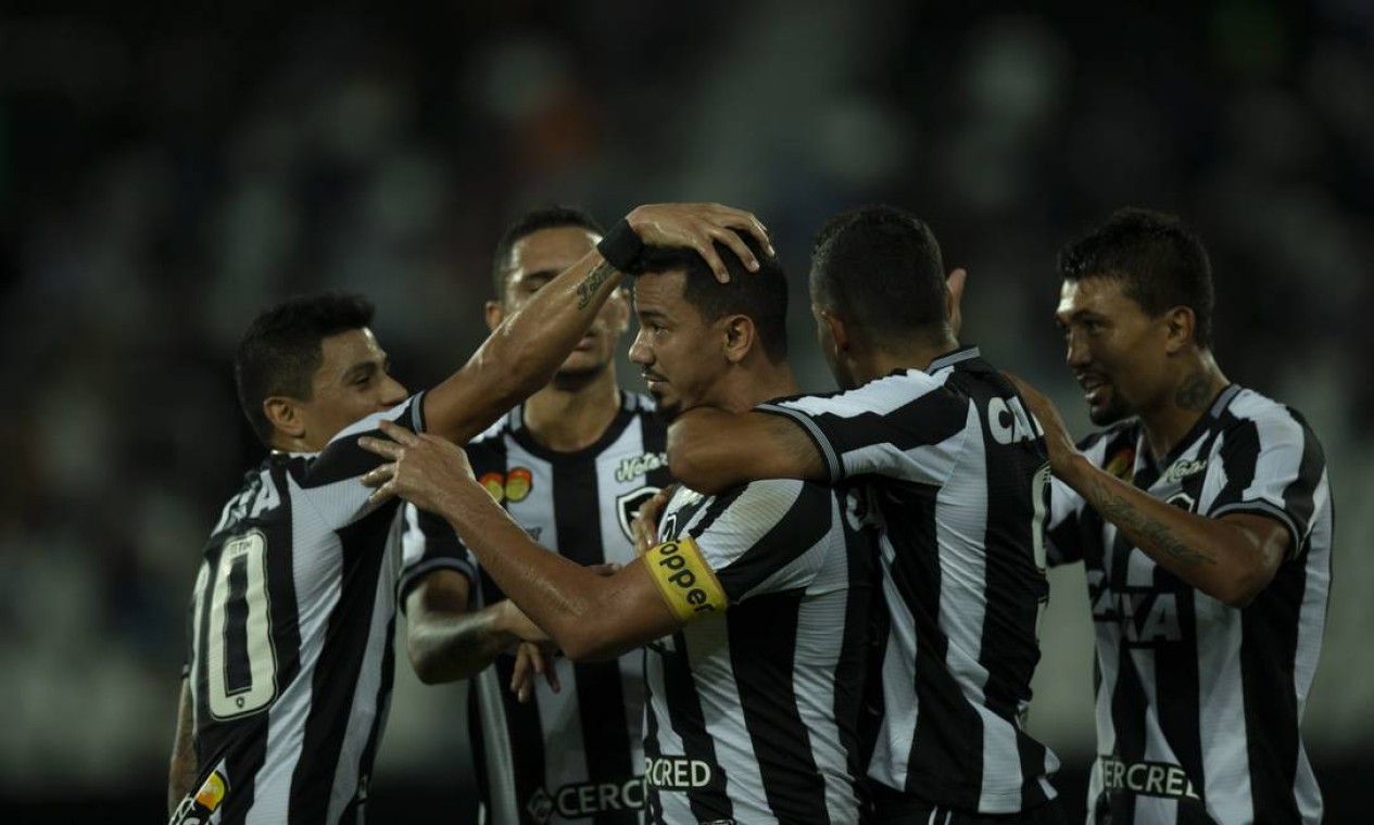 As melhores imagens de Botafogo 2 x 1 Fluminense - Jornal O Globo