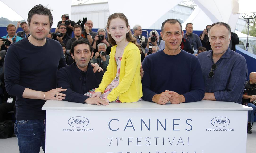 O diretor Matteo Garrone apresenta o filme 'Dogman' em Cannes, junto com o elenco: Marcello Fonte, Edoardo Pesce, Alida Baldari Calabria e Francesco Acquaroli Foto: JEAN-PAUL PELISSIER / REUTERS