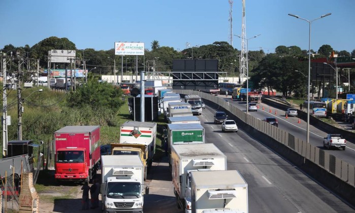 Resultado de imagem para IMAGENS MANIFESTAÃ‡ÃƒO DOS CAMINHONEIROS 2018