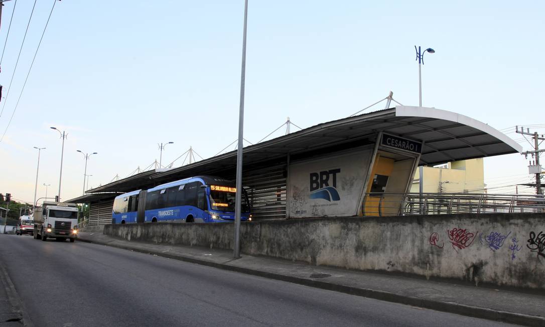 Prefeitura afirma que cinco estações do BRT na Zona Oeste foram dominadas pelo tráfico Foto: Uanderson Fernandes / Agência O Globo