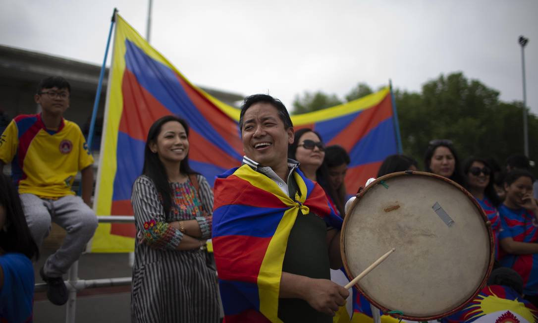 Formação Da Seleção Nacional De Futebol Tibetana No Campo De