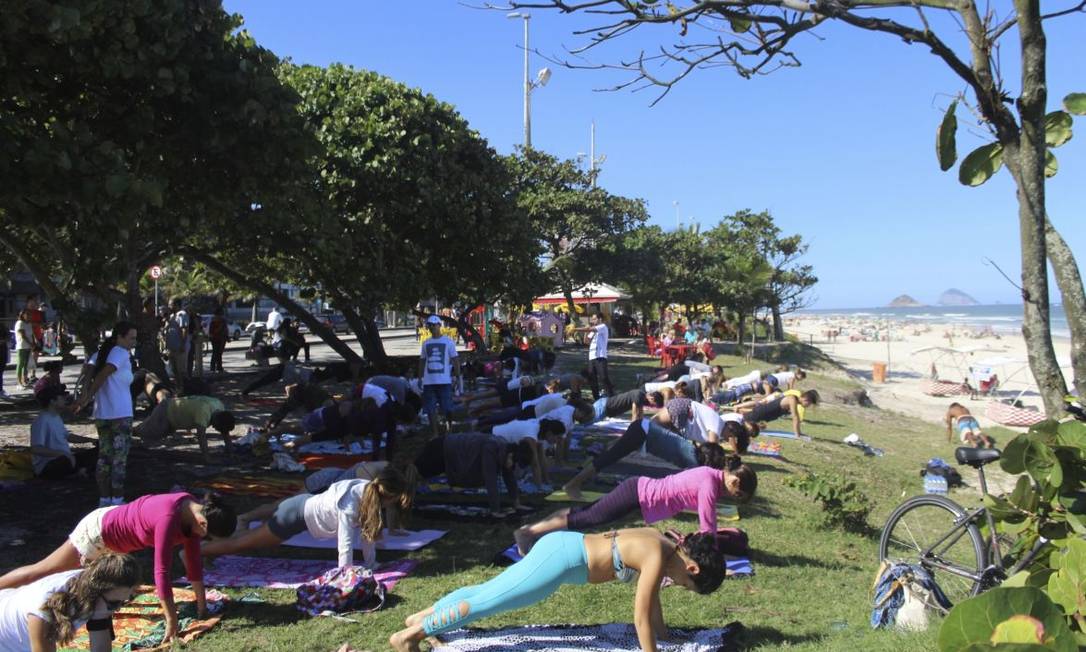 Evento de ioga, que começa na segunda-feira, tem programação gratuita até  domingo - Jornal O Globo