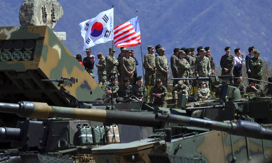 Soldados sul-coreanos e americanos participam de manobras militares conjuntas; os EUA mantêm bases em 80 países Foto: JUNG YEON-JE / AFP/26-4-2017