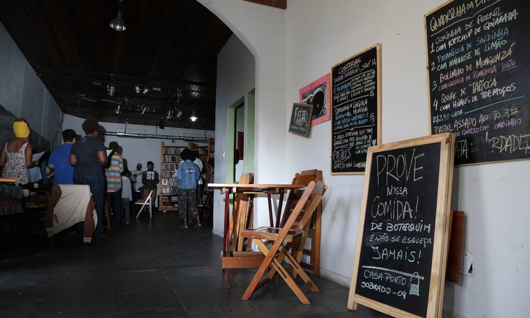 Sem pecado: igreja abre as portas dentro de bar na Zona Portuária