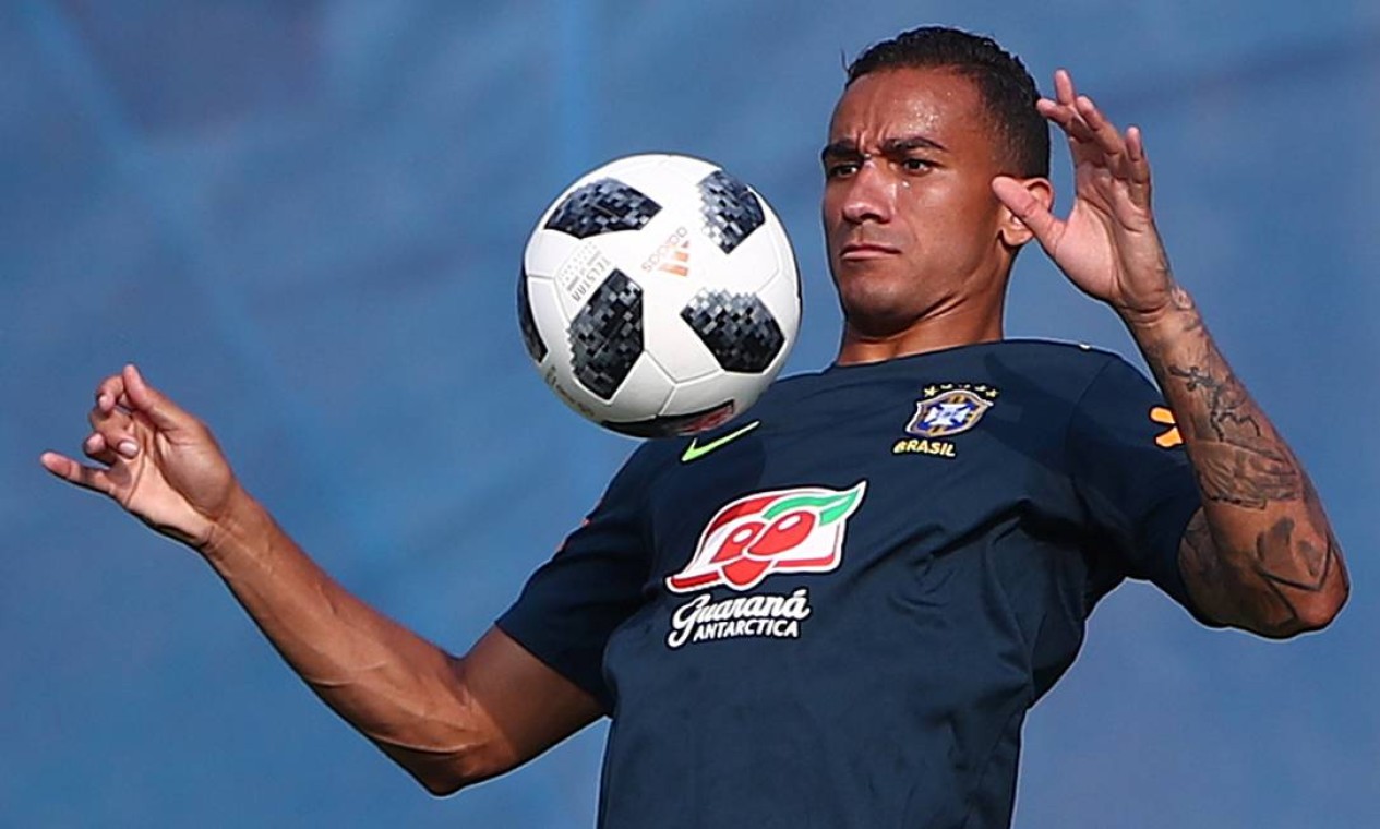 Qual a lesão de Danilo e em quantos jogos ele desfalca a seleção