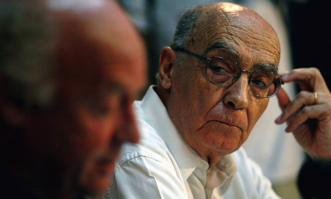 José Saramago, em 2005: diário inédito do autor foi encontrado em uma pasta de seu computador Foto: Custódio Coimbra / Agência O Globo