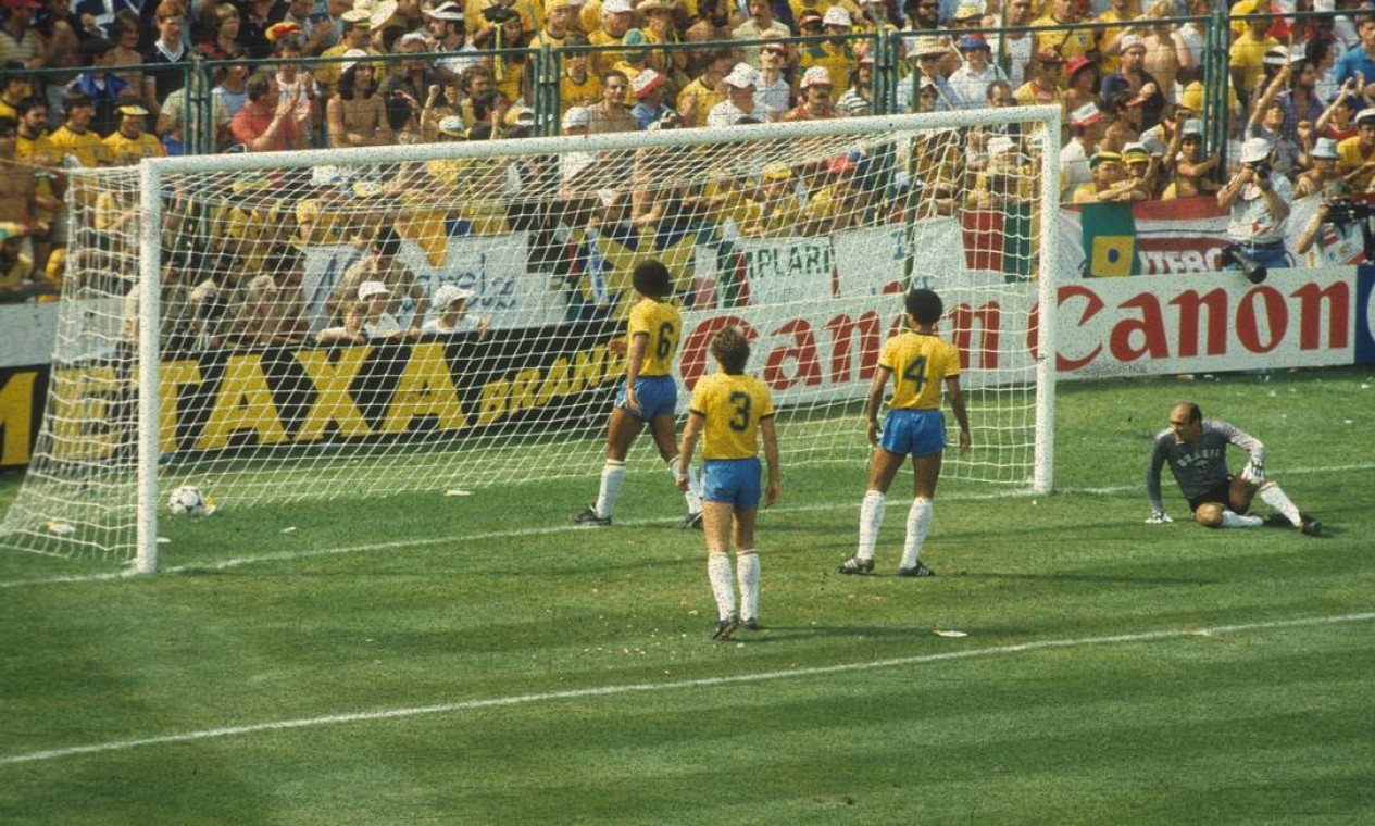Com a derrota, o Brasil foi eliminado e decepcionou toda uma geração de torcedores. O Brasil só seria campeão 12 anos depois, em 1994. Foto: Erno Schneider / O Globo