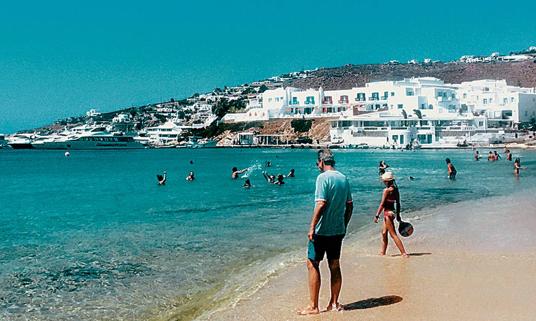 Conheça Psaroú, a 'praia das celebridades' em Mykonos, na Grécia - Jornal O Globo
