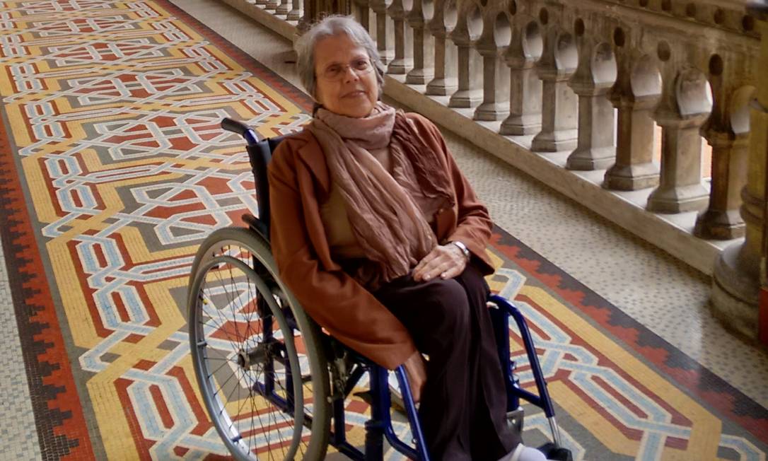 Lilia Martins é psicóloga, tem 78 anos e ficou com paraplegia após pegar poliomielite, aos 2 anos de idade Foto: Arquivo pessoal