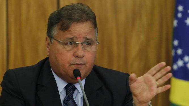 O ex-ministro Geddel Vieira Lima durante entrevista Foto: Givaldo Barbosa/Agência O Globo/24-05-2016