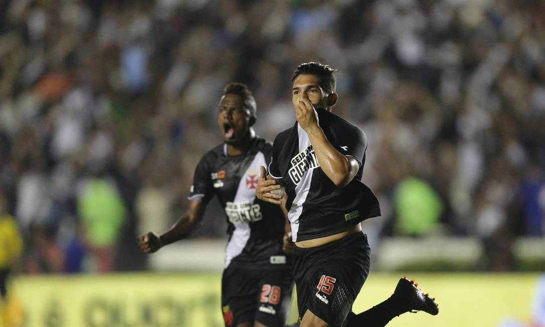 Andrey celebra o segundo gol do Vasco diante do Bahia Marcio Alves / AgÃªncia O Globo