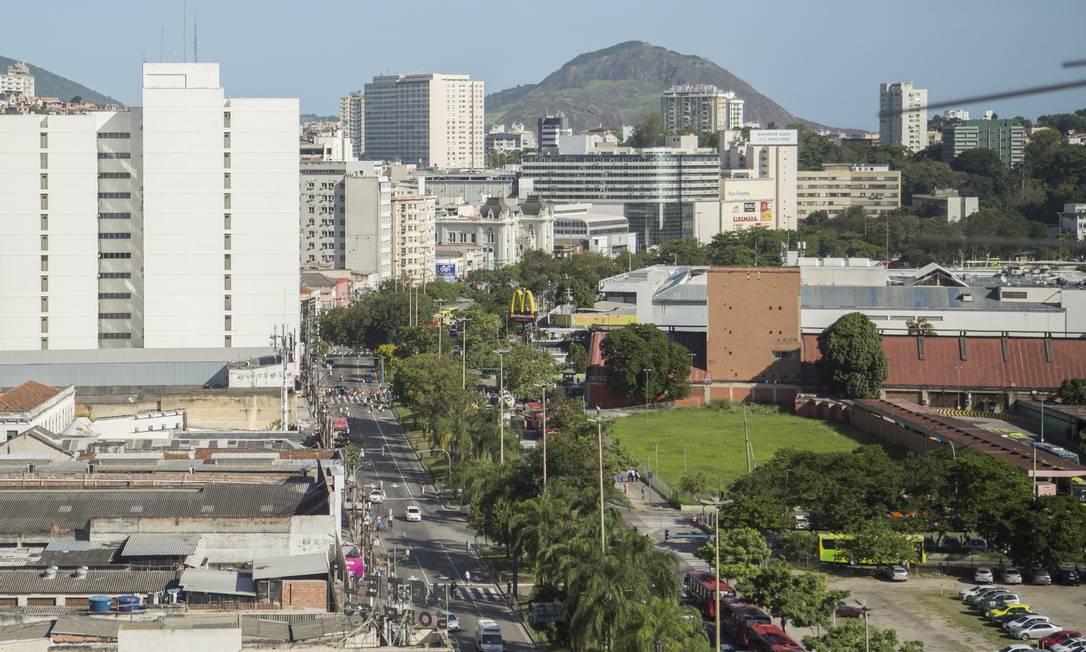 
Avenida Visconde do Rio Branco será reurbanizada: ônibus, carros e bicicletas andarão em pistas separadas
Foto: Analice Paron / Agência O Globo