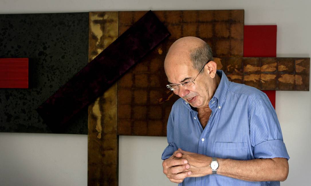 O artista plástico Antonio Dias, em foto de 2010. Foto: Simone Marinho / Agência O Globo